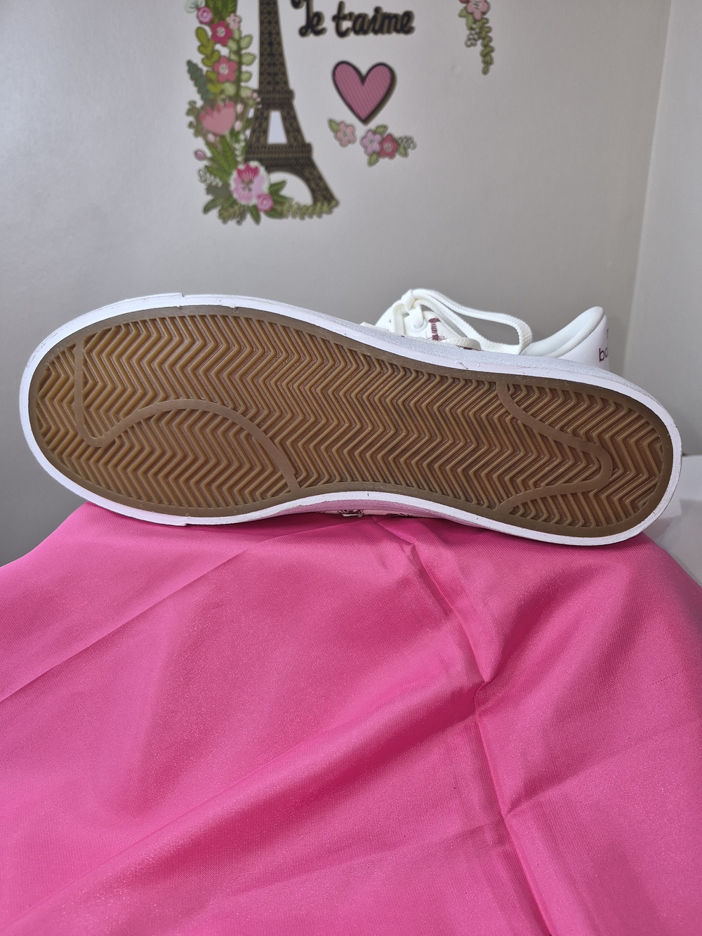 New Balance White Canvas Sneakers with Brown Lobster Print. - Picture 5 of 5